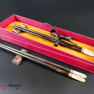 Set of 2 pairs of oval rosewood chopsticks with silver-rimmed snail with chopstick holders